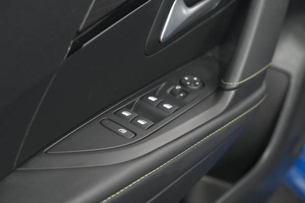 Peugeot e-208 EV GT Pack 50 kWh | Camera | Adapieve Cruise Control | Stoelverwarming | 3 FASE