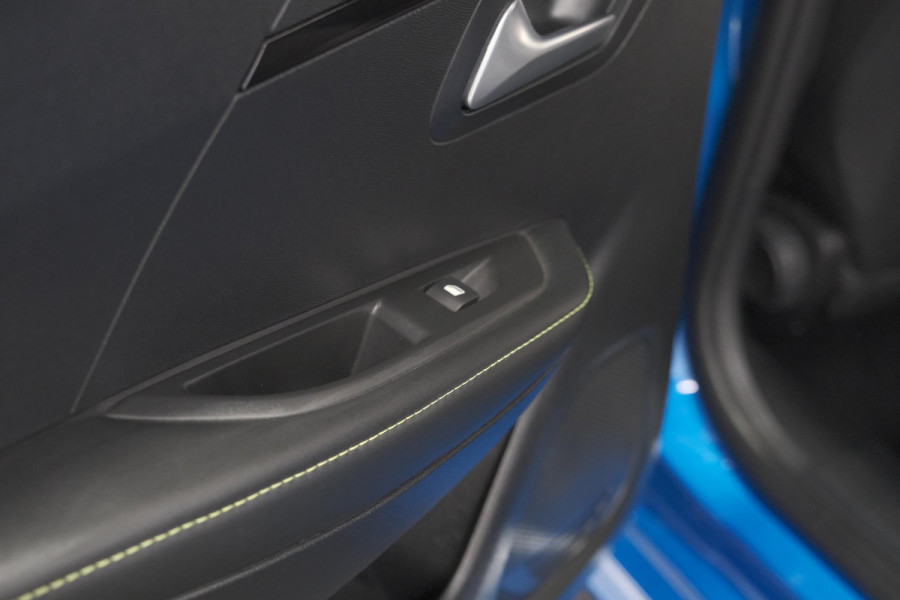 Peugeot e-208 EV GT Pack 50 kWh | Camera | Adapieve Cruise Control | Stoelverwarming | 3 FASE