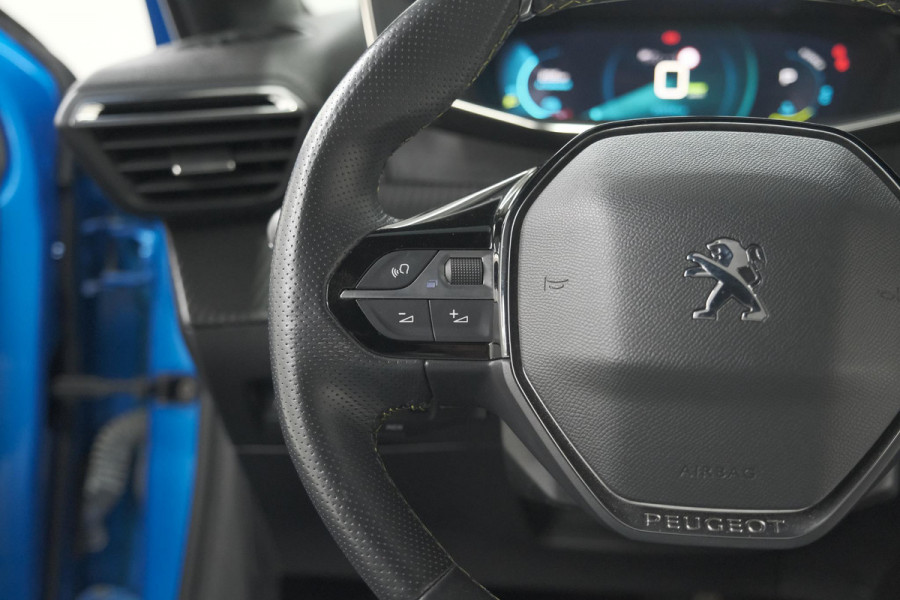 Peugeot e-208 EV GT Pack 50 kWh | Camera | Adapieve Cruise Control | Stoelverwarming | 3 FASE