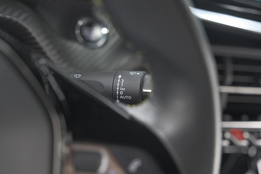 Peugeot e-208 EV GT Pack 50 kWh | Camera | Adapieve Cruise Control | Stoelverwarming | 3 FASE