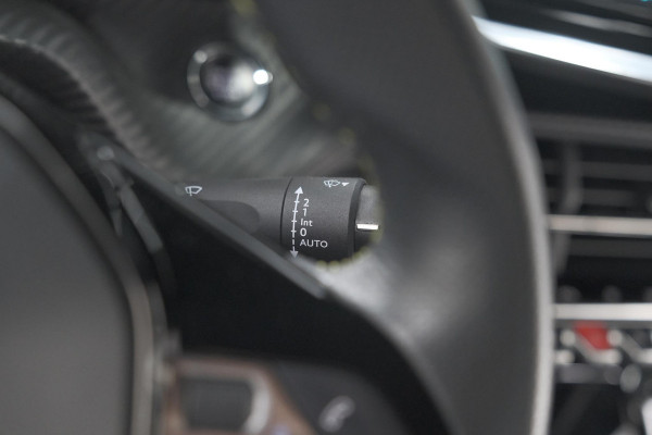 Peugeot e-208 EV GT Pack 50 kWh | Camera | Adapieve Cruise Control | Stoelverwarming | 3 FASE