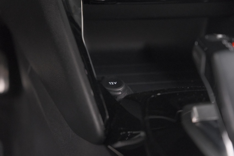 Peugeot e-208 EV GT Pack 50 kWh | Camera | Adapieve Cruise Control | Stoelverwarming | 3 FASE