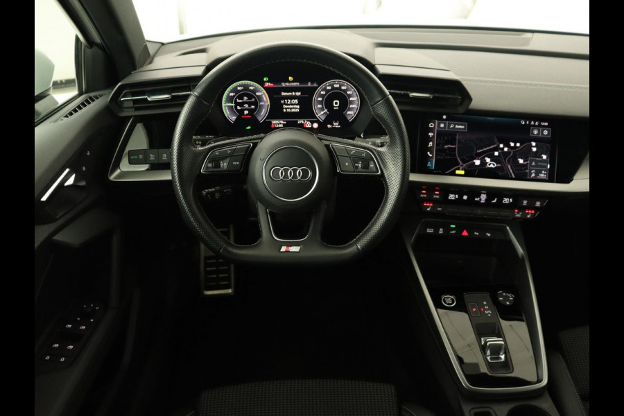 Audi A3 40 TFSI e Advanced edition | S-line | Full LED | Half Leder | Carplay | Adaptive Cruise | Stoelverwarming | LMV 18 inch | PHEV Audi A3 40 TFSI e Advanced edition | S-line | Full LED | Half Leder | Carplay | Adaptive Cruise | Stoelverwarming | LMV 18 inch | PHEV