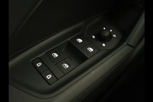 Audi A3 40 TFSI e Advanced edition | S-line | Full LED | Half Leder | Carplay | Adaptive Cruise | Stoelverwarming | LMV 18 inch | PHEV Audi A3 40 TFSI e Advanced edition | S-line | Full LED | Half Leder | Carplay | Adaptive Cruise | Stoelverwarming | LMV 18 inch | PHEV
