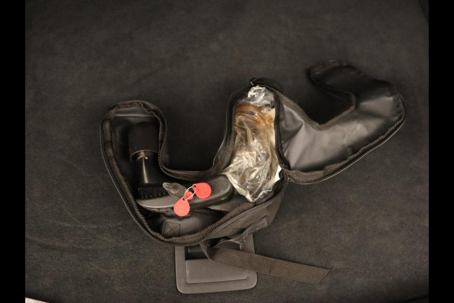 Audi A3 40 TFSI e Advanced edition | S-line | Full LED | Half Leder | Carplay | Adaptive Cruise | Stoelverwarming | LMV 18 inch | PHEV Audi A3 40 TFSI e Advanced edition | S-line | Full LED | Half Leder | Carplay | Adaptive Cruise | Stoelverwarming | LMV 18 inch | PHEV