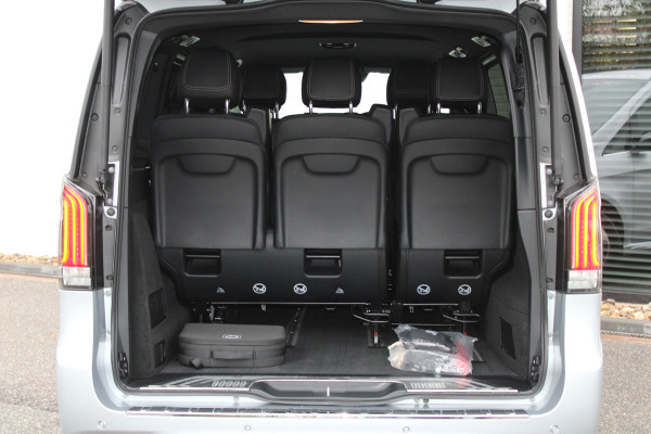 Mercedes-Benz Eqv 300 L2 / AMG / New Model / Luchtvering / 7-Persoons / Burmester / Electr Stoelen / Vol Opties / NIEUW!! Mercedes-Benz Eqv 300 L2 / AMG / New Model / Luchtvering / 7-Persoons / Burmester / Electr Stoelen / Vol Opties / NIEUW!!