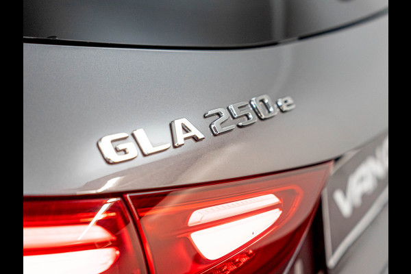 Mercedes-Benz GLA GLA 250 e AMG Line | Pano | Camera | Keyless Go Mercedes-Benz GLA GLA 250 e AMG Line | Pano | Camera | Keyless Go