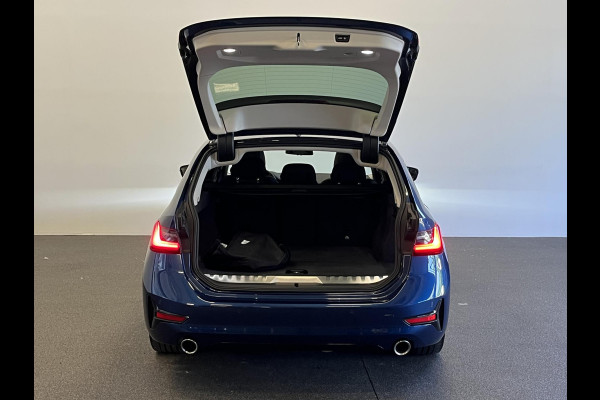 BMW 3 Serie Touring 320e Sportline Aut-8 Panoramadak Head Up Display Laser Licht Adaptive Cruise Trekhaak Leder Navi Parkeer Sensoren