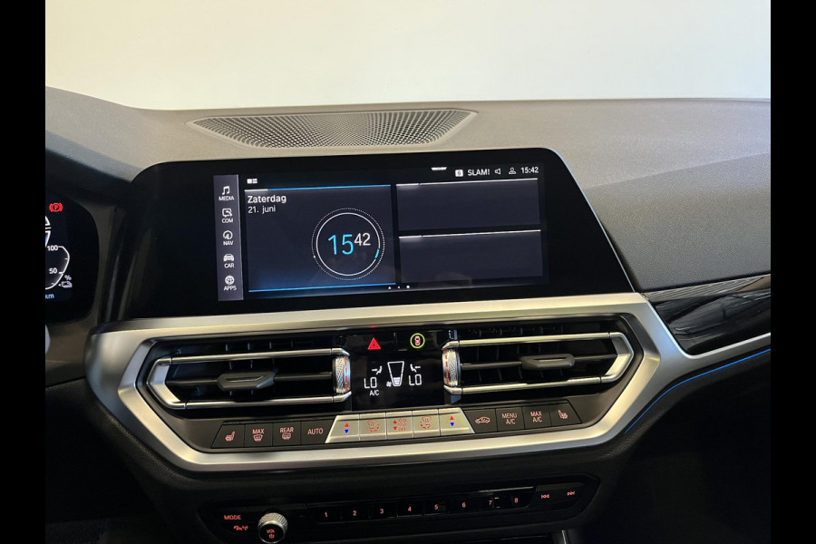 BMW 3 Serie Touring 320e Sportline Aut-8 Panoramadak Head Up Display Laser Licht Adaptive Cruise Trekhaak Leder Navi Parkeer Sensoren