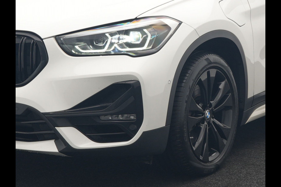 BMW X1 xDrive25e Sportline Plug In Hybrid 221pk Dealer O.H PHEV | Navigatie | Sfeerverlichting | LED Koplampen | Sportstoelen Verwarmd | DAB | 18"L.M | BMW X1 xDrive25e Sportline Plug In Hybrid 221pk Dealer O.H PHEV | Navigatie | Sfeerverlichting | LED Koplampen | Sportstoelen Verwarmd | DAB | 18"L.M |
