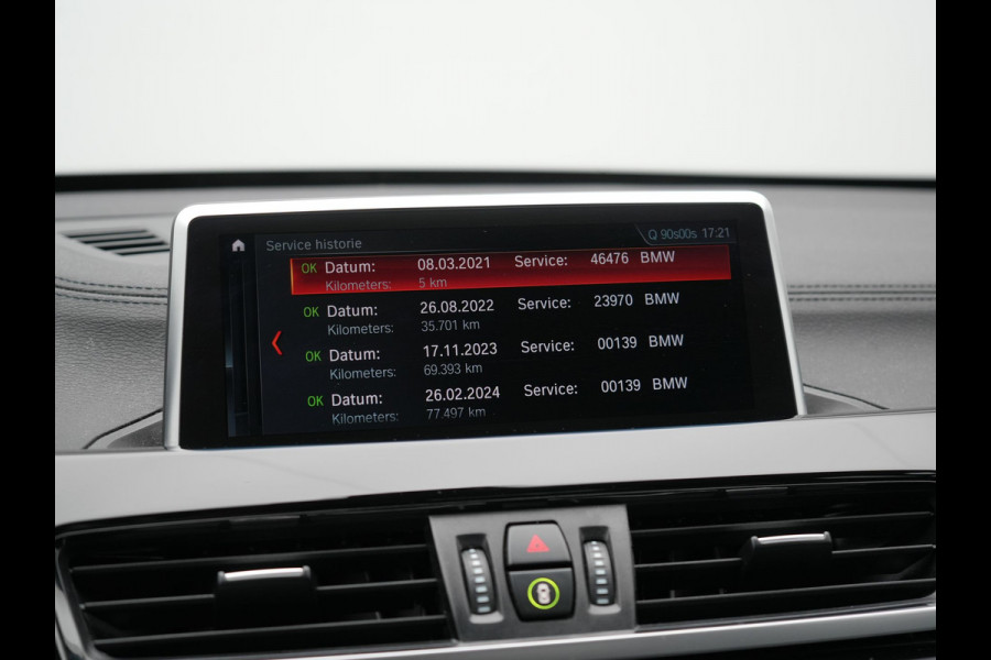 BMW X1 xDrive25e Sportline Plug In Hybrid 221pk Dealer O.H PHEV | Navigatie | Sfeerverlichting | LED Koplampen | Sportstoelen Verwarmd | DAB | 18"L.M | BMW X1 xDrive25e Sportline Plug In Hybrid 221pk Dealer O.H PHEV | Navigatie | Sfeerverlichting | LED Koplampen | Sportstoelen Verwarmd | DAB | 18"L.M |