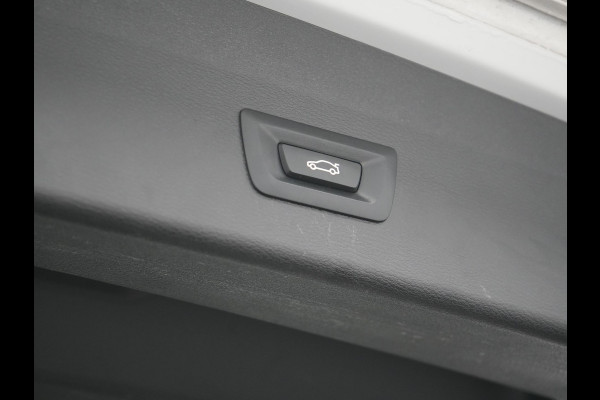 BMW X1 xDrive25e Sportline Plug In Hybrid 221pk Dealer O.H PHEV | Navigatie | Sfeerverlichting | LED Koplampen | Sportstoelen Verwarmd | DAB | 18"L.M | BMW X1 xDrive25e Sportline Plug In Hybrid 221pk Dealer O.H PHEV | Navigatie | Sfeerverlichting | LED Koplampen | Sportstoelen Verwarmd | DAB | 18"L.M |