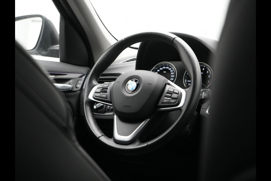 BMW X1 xDrive25e Sportline Plug In Hybrid 221pk Dealer O.H PHEV | Navigatie | Sfeerverlichting | LED Koplampen | Sportstoelen Verwarmd | DAB | 18"L.M | BMW X1 xDrive25e Sportline Plug In Hybrid 221pk Dealer O.H PHEV | Navigatie | Sfeerverlichting | LED Koplampen | Sportstoelen Verwarmd | DAB | 18"L.M |