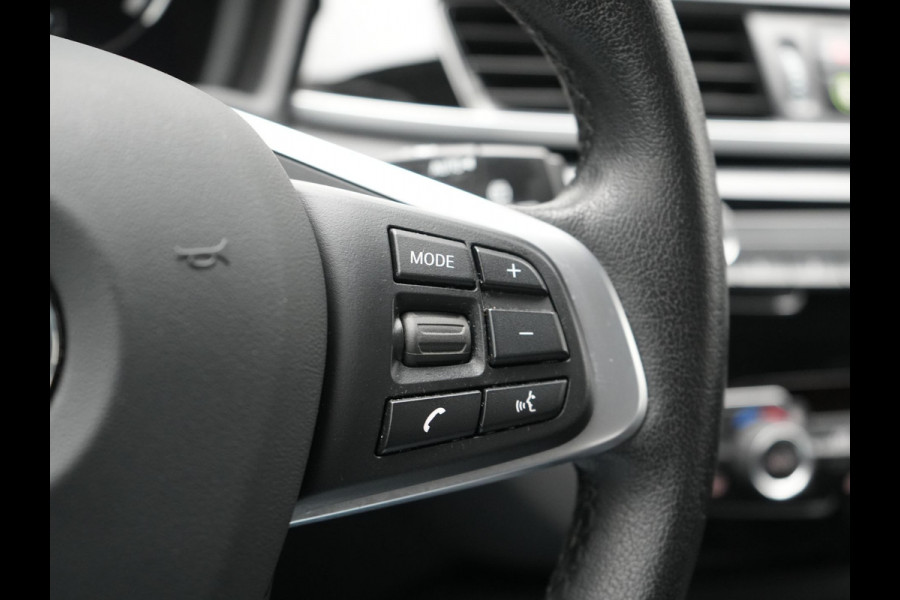 BMW X1 xDrive25e Sportline Plug In Hybrid 221pk Dealer O.H PHEV | Navigatie | Sfeerverlichting | LED Koplampen | Sportstoelen Verwarmd | DAB | 18"L.M | BMW X1 xDrive25e Sportline Plug In Hybrid 221pk Dealer O.H PHEV | Navigatie | Sfeerverlichting | LED Koplampen | Sportstoelen Verwarmd | DAB | 18"L.M |