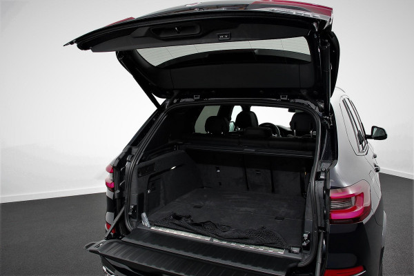 BMW X5 xDrive45e 394pk High Executive M-Sport PHEV 6 cilinder Panoramisch schuif-kantel dak Harman Kardon Head up display Lederen bekleding Electrische verstelling comfort stoelen BMW X5 xDrive45e 394pk High Executive M-Sport PHEV 6 cilinder Panoramisch schuif-kantel dak Harman Kardon Head up display Lederen bekleding Electrische verstelling comfort stoelen
