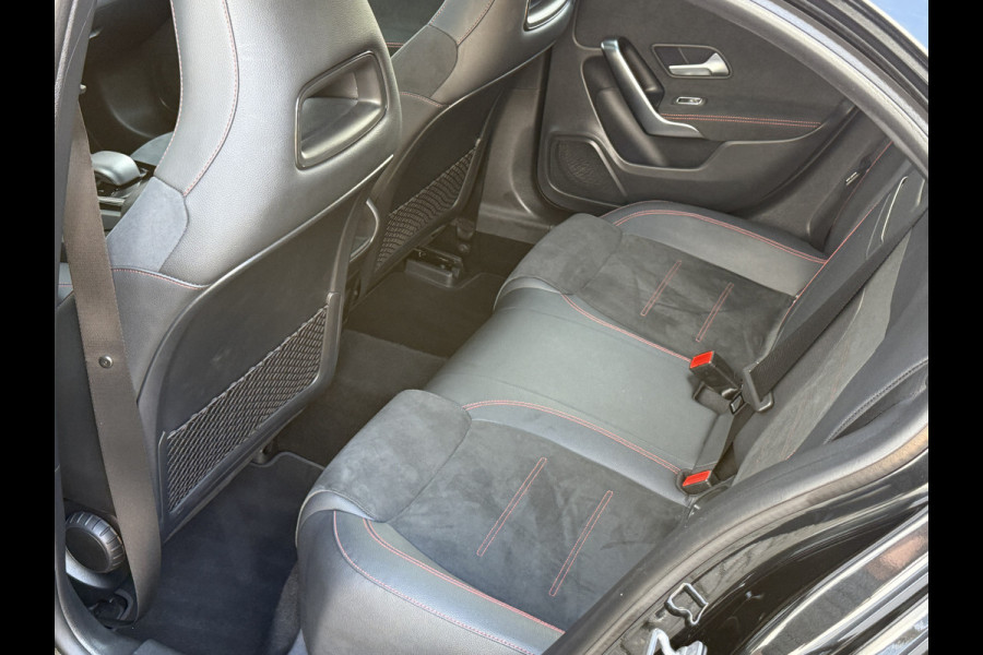 Mercedes-Benz A-Klasse 250 e Business Line | AMG Pakket | Sfeerverlichting | Pano | Widescreen Mercedes-Benz A-Klasse 250 e Business Line | AMG Pakket | Sfeerverlichting | Pano | Widescreen
