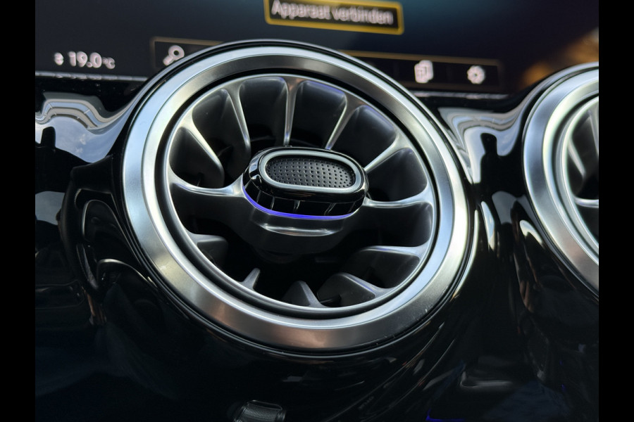 Mercedes-Benz A-Klasse 250 e Business Line | AMG Pakket | Sfeerverlichting | Pano | Widescreen Mercedes-Benz A-Klasse 250 e Business Line | AMG Pakket | Sfeerverlichting | Pano | Widescreen