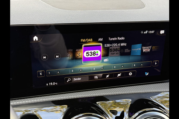 Mercedes-Benz A-Klasse 250 e Business Line | AMG Pakket | Sfeerverlichting | Pano | Widescreen Mercedes-Benz A-Klasse 250 e Business Line | AMG Pakket | Sfeerverlichting | Pano | Widescreen