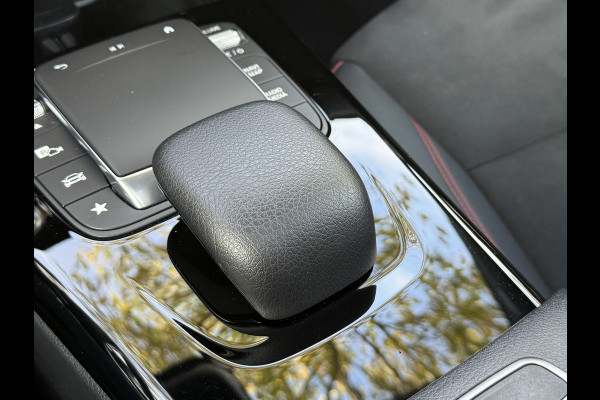 Mercedes-Benz A-Klasse 250 e Business Line | AMG Pakket | Sfeerverlichting | Pano | Widescreen Mercedes-Benz A-Klasse 250 e Business Line | AMG Pakket | Sfeerverlichting | Pano | Widescreen