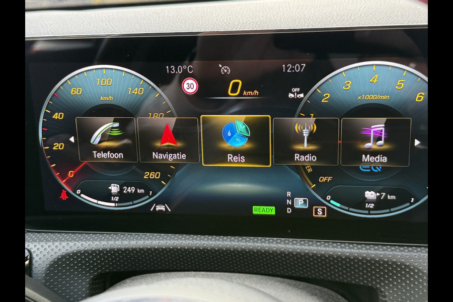 Mercedes-Benz A-Klasse 250 e Business Line | AMG Pakket | Sfeerverlichting | Pano | Widescreen Mercedes-Benz A-Klasse 250 e Business Line | AMG Pakket | Sfeerverlichting | Pano | Widescreen