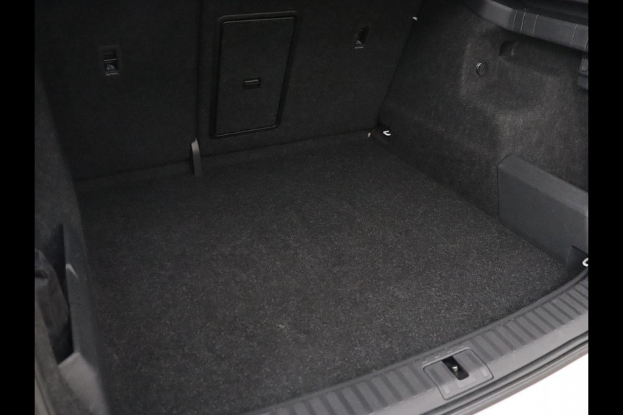 Škoda ENYAQ iV 80 | Matrix LED | Carplay | Camera | Navigatie | Sfeerverlichting | Half leder | Stuurverwarming | Cruise control | Parkeerhulp