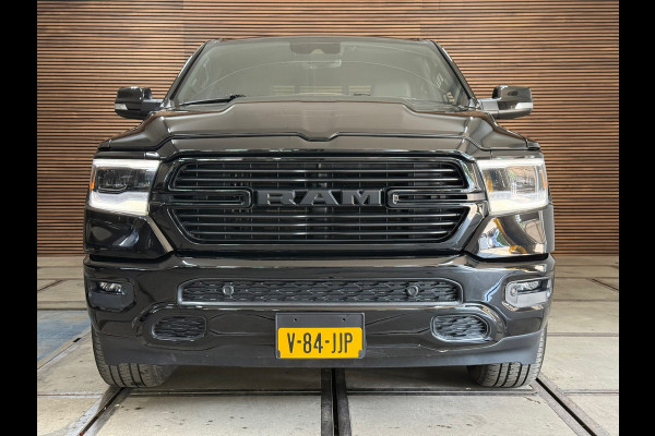 Dodge Ram 1500 5.7 V8 4x4 Crew Cab Sport | Full BLACK | Camera | ALPINE | Soft Cover | Apple Carplay | Cruise | Dodge Ram 1500 5.7 V8 4x4 Crew Cab Sport | Full BLACK | Camera | ALPINE | Soft Cover | Apple Carplay | Cruise |