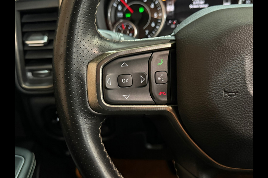 Dodge Ram 1500 5.7 V8 4x4 Crew Cab Sport | Full BLACK | Camera | ALPINE | Soft Cover | Apple Carplay | Cruise | Dodge Ram 1500 5.7 V8 4x4 Crew Cab Sport | Full BLACK | Camera | ALPINE | Soft Cover | Apple Carplay | Cruise |