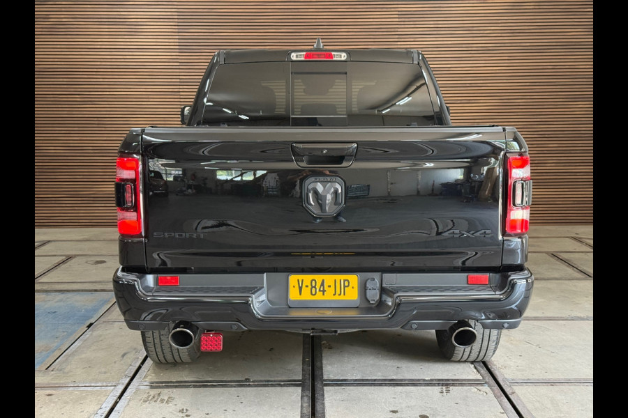 Dodge Ram 1500 5.7 V8 4x4 Crew Cab Sport | Full BLACK | Camera | ALPINE | Soft Cover | Apple Carplay | Cruise | Dodge Ram 1500 5.7 V8 4x4 Crew Cab Sport | Full BLACK | Camera | ALPINE | Soft Cover | Apple Carplay | Cruise |
