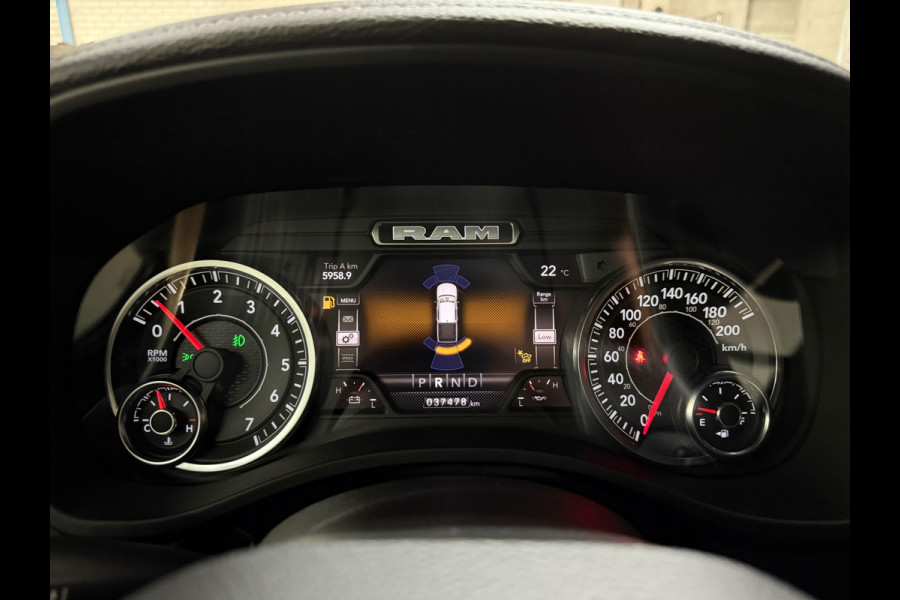 Dodge Ram 1500 5.7 V8 4x4 Crew Cab Sport | Full BLACK | Camera | ALPINE | Soft Cover | Apple Carplay | Cruise | Dodge Ram 1500 5.7 V8 4x4 Crew Cab Sport | Full BLACK | Camera | ALPINE | Soft Cover | Apple Carplay | Cruise |