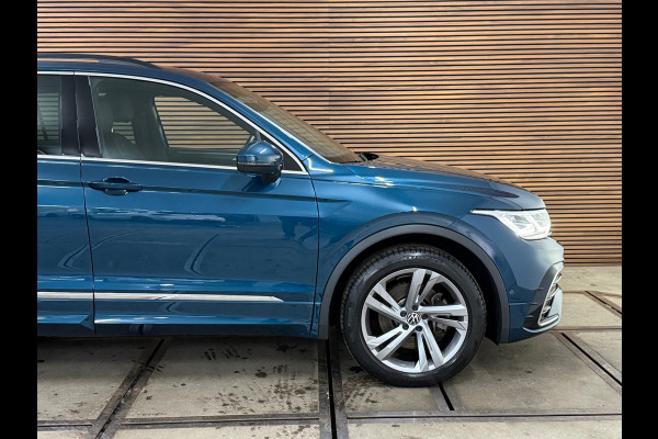 Volkswagen Tiguan 1.4 TSI eHybrid R-Line Business+ | Trekhaak Elektrisch | Navigatie | Adaptive Cruise | Alcantara | 19' inch Volkswagen Tiguan 1.4 TSI eHybrid R-Line Business+ | Trekhaak Elektrisch | Navigatie | Adaptive Cruise | Alcantara | 19' inch