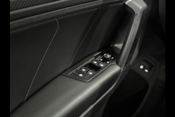 Volkswagen Tiguan 1.4 TSI eHybrid R-Line Business+ | Trekhaak Elektrisch | Navigatie | Adaptive Cruise | Alcantara | 19' inch Volkswagen Tiguan 1.4 TSI eHybrid R-Line Business+ | Trekhaak Elektrisch | Navigatie | Adaptive Cruise | Alcantara | 19' inch