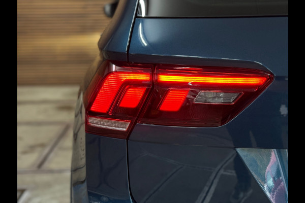 Volkswagen Tiguan 1.4 TSI eHybrid R-Line Business+ | Trekhaak Elektrisch | Navigatie | Adaptive Cruise | Alcantara | 19' inch Volkswagen Tiguan 1.4 TSI eHybrid R-Line Business+ | Trekhaak Elektrisch | Navigatie | Adaptive Cruise | Alcantara | 19' inch