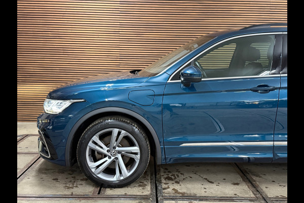 Volkswagen Tiguan 1.4 TSI eHybrid R-Line Business+ | Trekhaak Elektrisch | Navigatie | Adaptive Cruise | Alcantara | 19' inch Volkswagen Tiguan 1.4 TSI eHybrid R-Line Business+ | Trekhaak Elektrisch | Navigatie | Adaptive Cruise | Alcantara | 19' inch