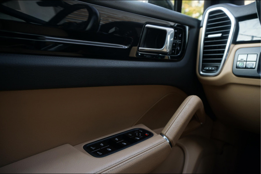 Porsche Cayenne 2.9 S AWD Aut8 441pk | Panoramadak | Luchtvering PASM | GTS sportzetels voor en achter | Uitgebreid memory pakket | Volledig onderhouden | Porsche RS Design velgen 21inch 2 sets banden | Porsche Cayenne 2.9 S AWD Aut8 441pk | Panoramadak | Luchtvering PASM | GTS sportzetels voor en achter | Uitgebreid memory pakket | Volledig onderhouden | Porsche RS Design velgen 21inch 2 sets banden |