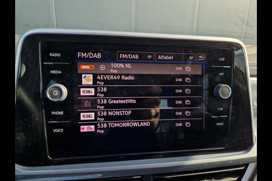 Volkswagen T-Roc 1.5 TSI DSG 150Pk /Keyless /ACC /Winterpakket Volkswagen T-Roc 1.5 TSI DSG 150Pk /Keyless /ACC /Winterpakket