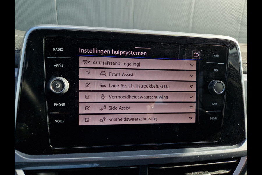 Volkswagen T-Roc 1.5 TSI DSG 150Pk /Keyless /ACC /Winterpakket Volkswagen T-Roc 1.5 TSI DSG 150Pk /Keyless /ACC /Winterpakket