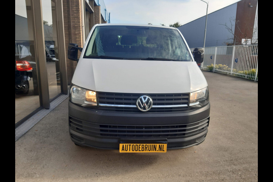 Volkswagen Transporter 2.0 TDI 150 Pk L2 Dubbel Cabine 6-Persoon Airco Cruise control Trekhaak 2500 Kg Volkswagen Transporter 2.0 TDI 150 Pk L2 Dubbel Cabine 6-Persoon Airco Cruise control Trekhaak 2500 Kg