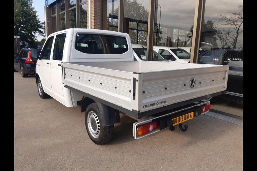 Volkswagen Transporter 2.0 TDI 150 Pk L2 Dubbel Cabine 6-Persoon Airco Cruise control Trekhaak 2500 Kg Volkswagen Transporter 2.0 TDI 150 Pk L2 Dubbel Cabine 6-Persoon Airco Cruise control Trekhaak 2500 Kg