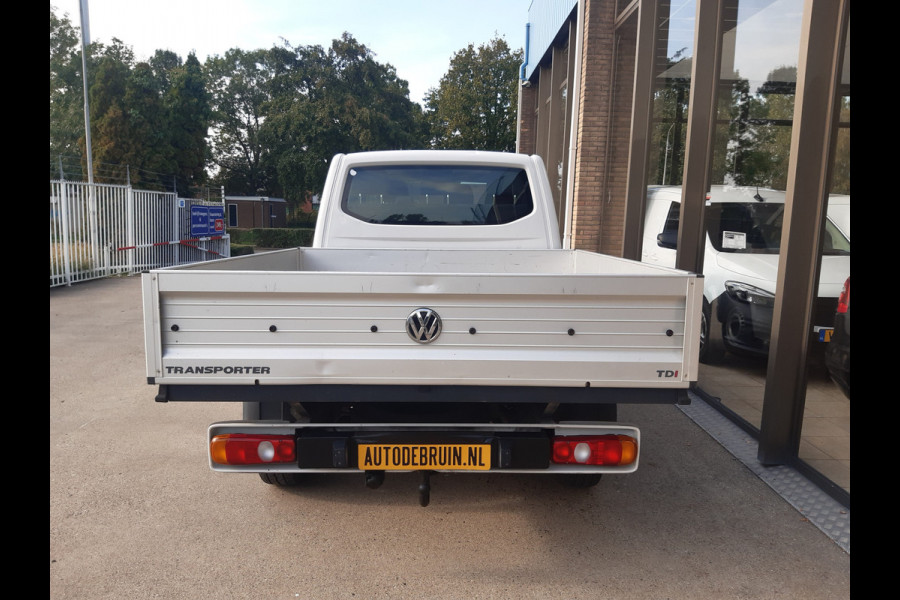 Volkswagen Transporter 2.0 TDI 150 Pk L2 Dubbel Cabine 6-Persoon Airco Cruise control Trekhaak 2500 Kg Volkswagen Transporter 2.0 TDI 150 Pk L2 Dubbel Cabine 6-Persoon Airco Cruise control Trekhaak 2500 Kg