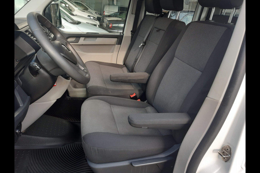 Volkswagen Transporter 2.0 TDI 150 Pk L2 Dubbel Cabine 6-Persoon Airco Cruise control Trekhaak 2500 Kg Volkswagen Transporter 2.0 TDI 150 Pk L2 Dubbel Cabine 6-Persoon Airco Cruise control Trekhaak 2500 Kg