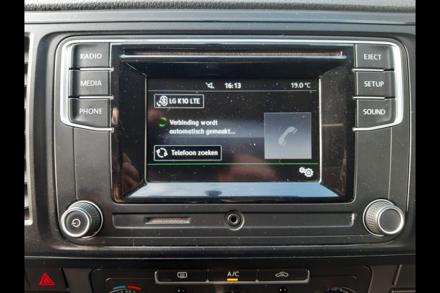 Volkswagen Transporter 2.0 TDI 150 Pk L2 Dubbel Cabine 6-Persoon Airco Cruise control Trekhaak 2500 Kg Volkswagen Transporter 2.0 TDI 150 Pk L2 Dubbel Cabine 6-Persoon Airco Cruise control Trekhaak 2500 Kg