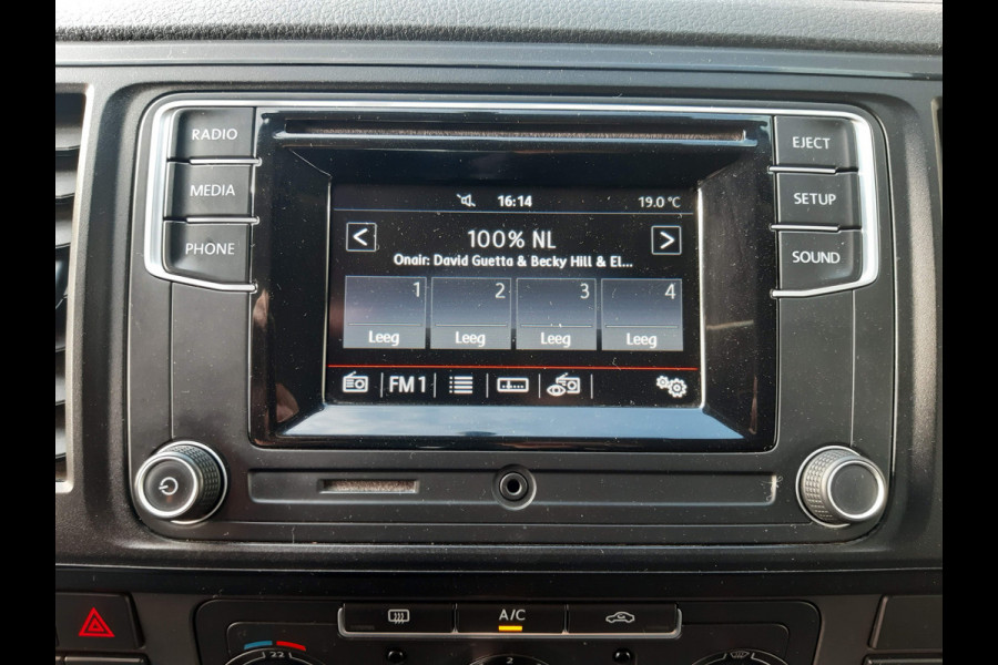 Volkswagen Transporter 2.0 TDI 150 Pk L2 Dubbel Cabine 6-Persoon Airco Cruise control Trekhaak 2500 Kg Volkswagen Transporter 2.0 TDI 150 Pk L2 Dubbel Cabine 6-Persoon Airco Cruise control Trekhaak 2500 Kg