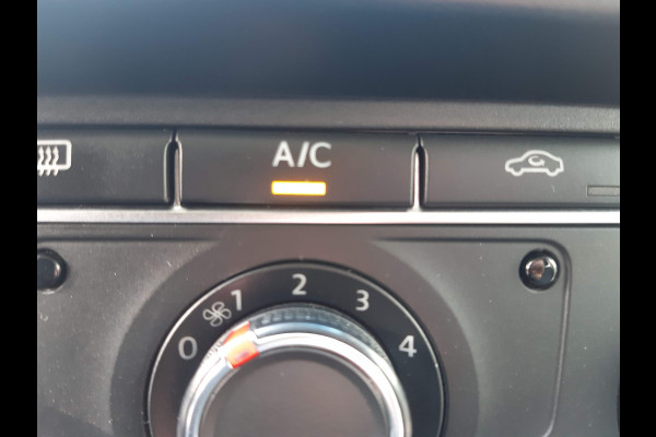 Volkswagen Transporter 2.0 TDI 150 Pk L2 Dubbel Cabine 6-Persoon Airco Cruise control Trekhaak 2500 Kg Volkswagen Transporter 2.0 TDI 150 Pk L2 Dubbel Cabine 6-Persoon Airco Cruise control Trekhaak 2500 Kg