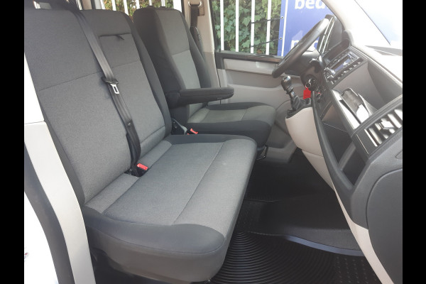 Volkswagen Transporter 2.0 TDI 150 Pk L2 Dubbel Cabine 6-Persoon Airco Cruise control Trekhaak 2500 Kg Volkswagen Transporter 2.0 TDI 150 Pk L2 Dubbel Cabine 6-Persoon Airco Cruise control Trekhaak 2500 Kg