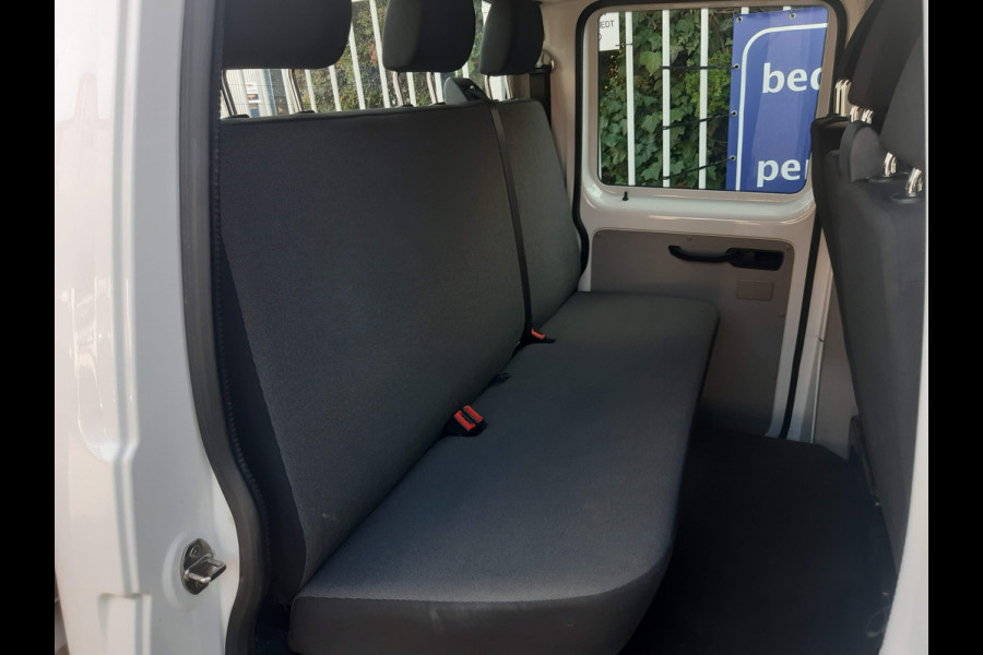 Volkswagen Transporter 2.0 TDI 150 Pk L2 Dubbel Cabine 6-Persoon Airco Cruise control Trekhaak 2500 Kg Volkswagen Transporter 2.0 TDI 150 Pk L2 Dubbel Cabine 6-Persoon Airco Cruise control Trekhaak 2500 Kg