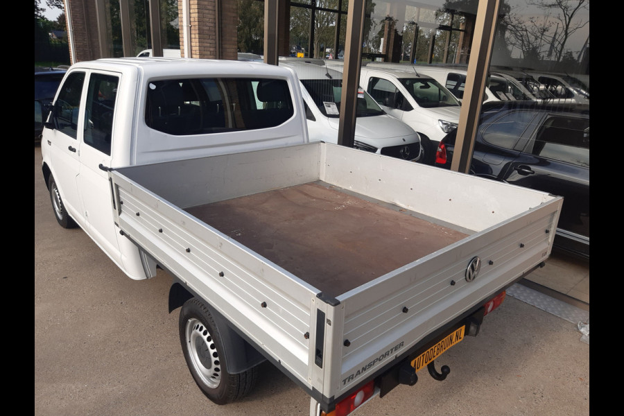 Volkswagen Transporter 2.0 TDI 150 Pk L2 Dubbel Cabine 6-Persoon Airco Cruise control Trekhaak 2500 Kg Volkswagen Transporter 2.0 TDI 150 Pk L2 Dubbel Cabine 6-Persoon Airco Cruise control Trekhaak 2500 Kg