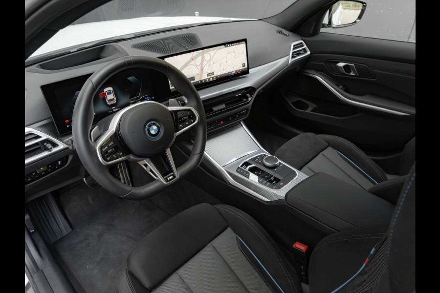 BMW 3 Serie Touring 330e xDrive - M-Sport - LCI 2 - Memoryzetel - Head-up - Driving + Parking Ass