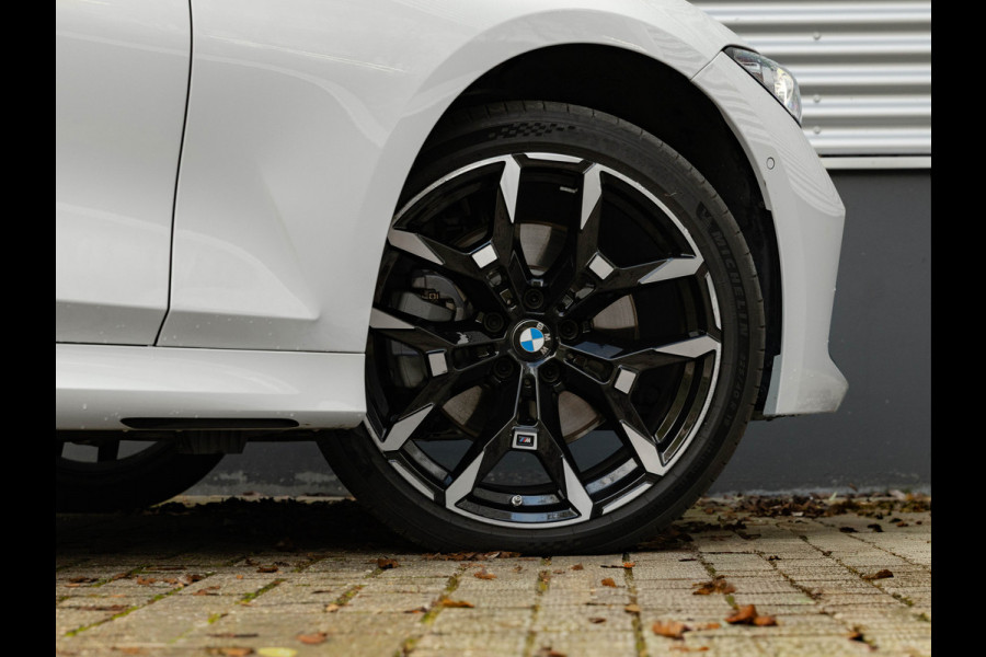BMW 3 Serie Touring 330e xDrive - M-Sport - LCI 2 - Memoryzetel - Head-up - Driving + Parking Ass