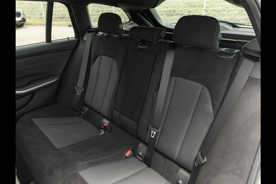 BMW 3 Serie Touring 330e xDrive - M-Sport - LCI 2 - Memoryzetel - Head-up - Driving + Parking Ass