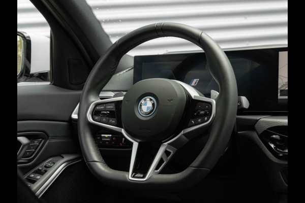 BMW 3 Serie Touring 330e xDrive - M-Sport - LCI 2 - Memoryzetel - Head-up - Driving + Parking Ass